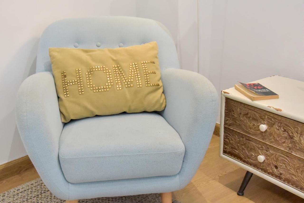 New! Retro Apartment In Central Neighbourhood Севілья Екстер'єр фото